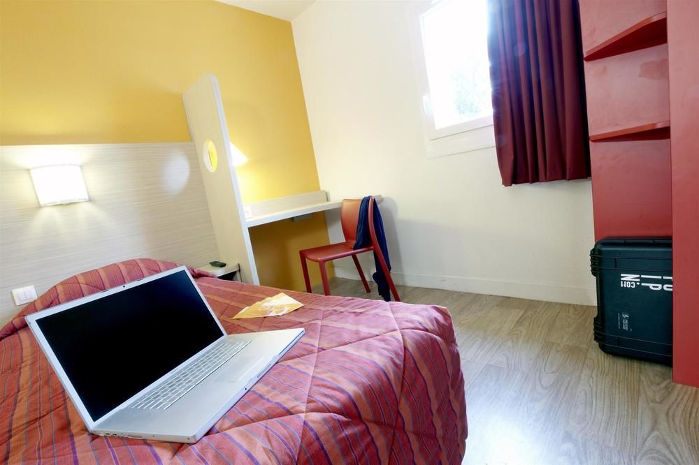 Campanile Pau Est-Bizanos Hotell Exteriör bild